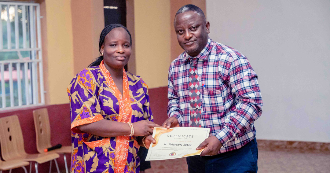 tau-founder-engr-dr-jbo-adewumi-appreciates-deserving-staff-with-awards-at-anniversary-dinner-party